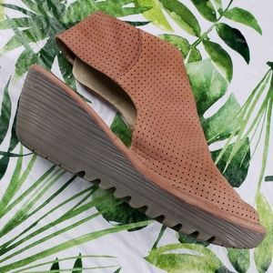 409ueg  Fly London Yone perforated wedges 39